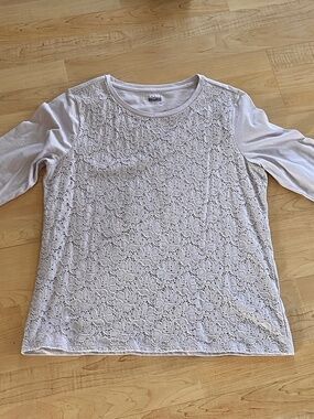 Women’s Basic Editions Light Purple Top Doily Graphics Longsleeve Large L